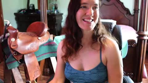 ThornburyRose online show from 04-19-26, 07:16