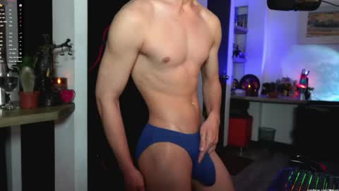   L e a n d e r   25OFF ON MY OF online show from 04-30-26, 04:46