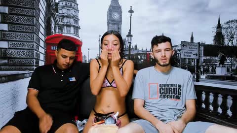 Snapshot of threesome_sexy chatting on 01-20-25, 10:07 BRITHANY BRYAN ALEX online show from 01-20-25, 10:07