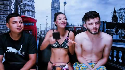 Snapshot of threesome_sexy chatting on 01-21-25, 10:08 BRITHANY BRYAN ALEX online show from 01-21-25, 10:08