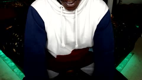 Snapshot of throatchakra chatting on 09-30-25, 02:49 Opulent Kingdom online show from 09-30-25, 02:49