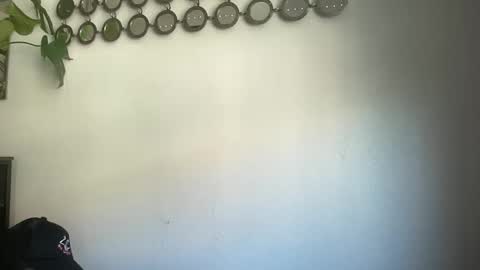 Snapshot of throatyygoat chatting on 09-25-25, 10:24 throatyygoat online show from 09-25-25, 10:24