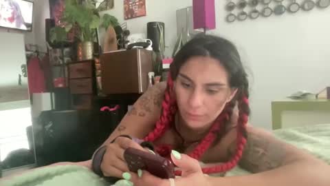 Snapshot of throatyygoat chatting on 09-28-25, 04:45 throatyygoat online show from 09-28-25, 04:45