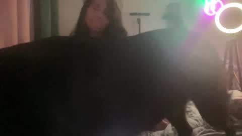 Snapshot of throatyygoat chatting on 10-31-25, 05:19 throatyygoat online show from 10-31-25, 05:19