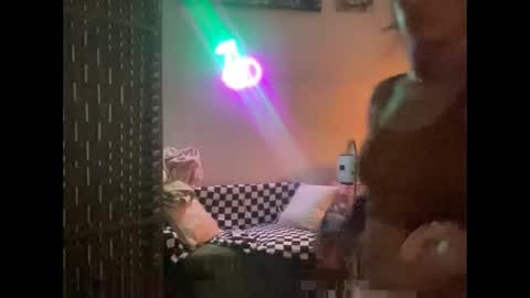 Snapshot of throatyygoat chatting on 11-30-25, 02:37 throatyygoat online show from 11-30-25, 02:37