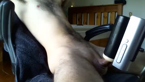 Snapshot of throbmasterr chatting on 05-04-26, 12:17 throbmasterr online show from 05-04-26, 12:17
