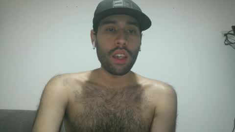 Snapshot of throwawayyourgun chatting on 01-09-25, 04:39 Luka online show from 01-09-25, 04:39