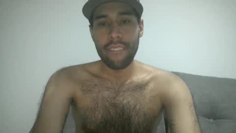 Snapshot of throwawayyourgun chatting on 01-21-25, 03:10 Luka online show from 01-21-25, 03:10