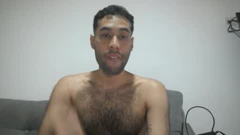 Snapshot of throwawayyourgun chatting on 02-08-25, 02:49 Luka online show from 02-08-25, 02:49