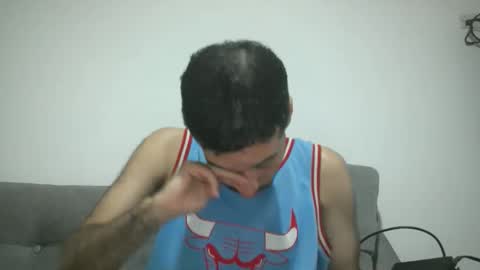 Snapshot of throwawayyourgun chatting on 02-15-25, 03:06 Luka online show from 02-15-25, 03:06