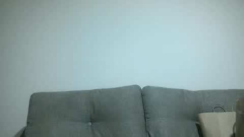 Snapshot of throwawayyourgun chatting on 02-25-25, 10:18 Luka online show from 02-25-25, 10:18