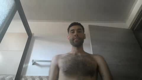 Snapshot of throwawayyourgun chatting on 03-12-25, 08:31 Luka online show from 03-12-25, 08:31