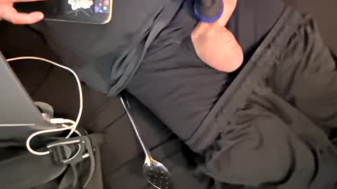 thunder8u42 online show from 10-03-25, 11:40