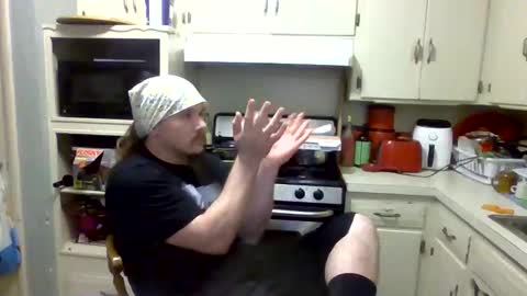 thunder8u42 online show from 10-29-25, 07:32