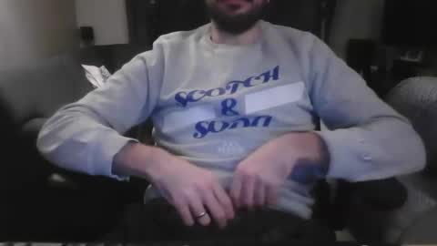 Snapshot of thx_4some_sharing chatting on 12-18-25, 12:27 toobigcockforonegirl online show from 12-18-25, 12:27