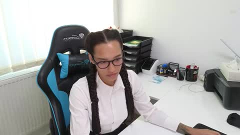 Snapshot of tia_j chatting on 09-22-25, 03:14 tia_j online show from 09-22-25, 03:14