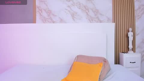 Snapshot of tianaglow4 chatting on 10-09-25, 12:14 tianaglow4 online show from 10-09-25, 12:14