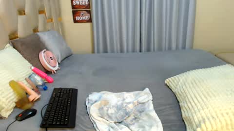 Sugar online show from 07-27-26, 01:45