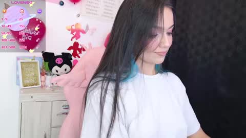 Tiana Le online show from 02-21-25, 01:00