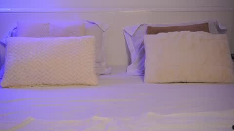 Anna online show from 03-10-26, 07:41