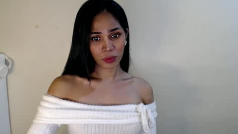 Snapshot of tiara_gurl16 chatting on 10-27-25, 10:36 tiara online show from 10-27-25, 10:36