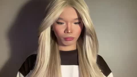 Snapshot of tiaragodhere chatting on 06-10-26, 12:55 Ms. Tiara online show from 06-10-26, 12:55