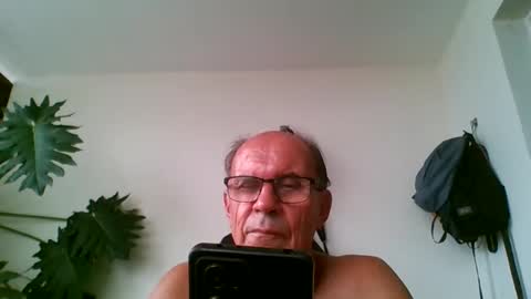 tiaretiareopui online show from 11-30-25, 10:52