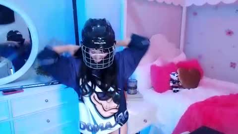 Snapshot of ticketshow chatting on 10-17-25, 12:14 ticketshow online show from 10-17-25, 12:14