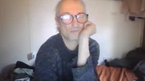 tiddles12345 online show from 05-12-26, 03:09