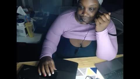 Tierra Henri online show from 10-20-25, 01:11