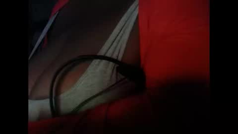 Snapshot of tierrahenri chatting on 12-19-25, 02:57 Tierra Henri online show from 12-19-25, 02:57