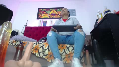 Tifanny Nails  online show from 09-12-25, 12:05