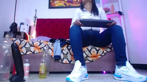 Tifanny Nails  online show from 11-23-25, 01:44