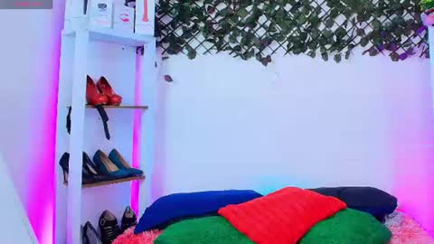 Snapshot of tifanny_nails chatting on 06-09-26, 06:19 Tifanny Nails online show from 06-09-26, 06:19