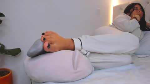 Snapshot of tifany__ross chatting on 05-08-26, 08:25 Tiff3 online show from 05-08-26, 08:25
