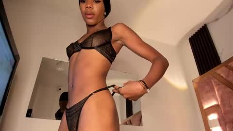 Snapshot of tifany_bigdick chatting on 09-10-25, 06:41 Tifanny online show from 09-10-25, 06:41