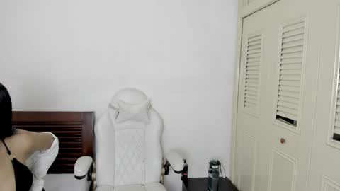 tifanymonroehot online show from 12-21-25, 11:17