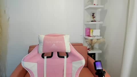 Tiffany online show from 04-28-26, 03:00