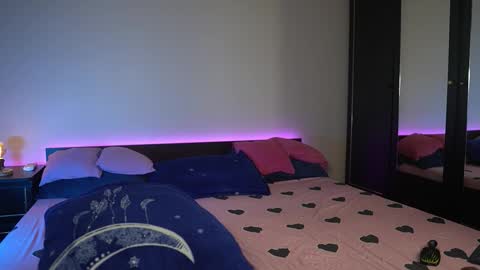 Snapshot of tiff001 chatting on 11-11-25, 09:59 Tiffany online show from 11-11-25, 09:59