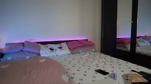 Tiffany online show from 04-08-26, 08:42