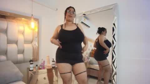 Tiffany and Stacy online show from 09-15-25, 07:47