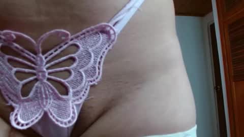 Snapshot of tiffany_beauty18 chatting on 09-30-25, 05:40 Tifanny online show from 09-30-25, 05:40