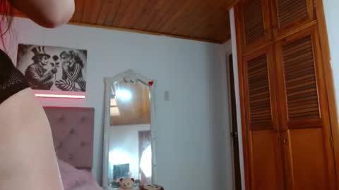 Snapshot of tiffany_beauty18 chatting on 11-04-25, 02:49 Tifanny online show from 11-04-25, 02:49