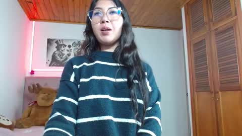 Snapshot of tiffany_beauty18 chatting on 12-03-25, 04:42 Tifanny online show from 12-03-25, 04:42