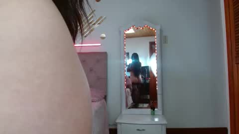 Snapshot of tiffany_beauty18 chatting on 03-04-26, 02:45 Tifanny online show from 03-04-26, 02:45