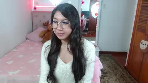 Snapshot of tiffany_beauty18 chatting on 03-20-26, 06:18 Tifanny online show from 03-20-26, 06:18