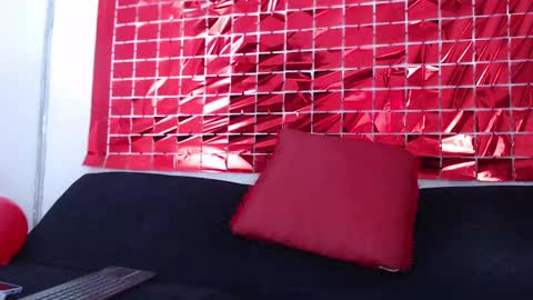 Snapshot of tiffany_gomez9 chatting on 02-18-25, 02:05 Tiffany online show from 02-18-25, 02:05