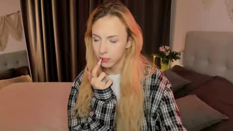 Tiffany online show from 04-15-26, 05:25