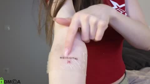 Snapshot of tiffany_loong chatting on 02-06-25, 11:48 tiffany online show from 02-06-25, 11:48