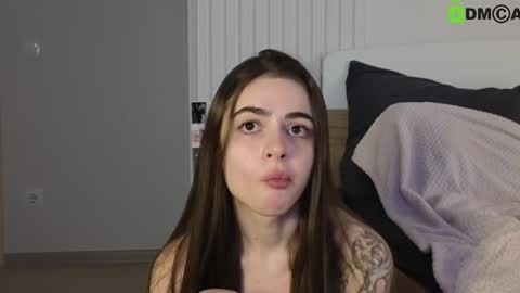 Snapshot of tiffany_loong chatting on 02-11-25, 12:28 tiffany online show from 02-11-25, 12:28